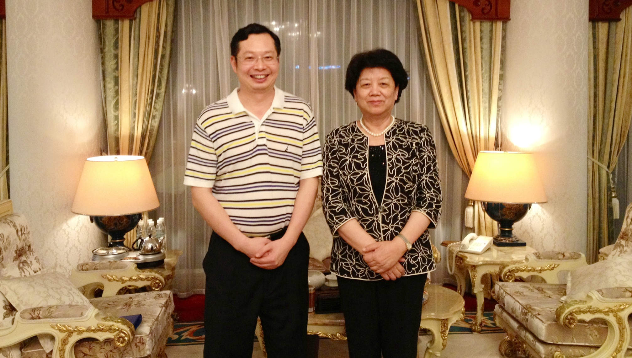 2012年6月17日全国人大副委员长陈至立亲切会见苏庆灿董事长，她对厦门眼科中心所取得的成绩及发展表示高度赞赏