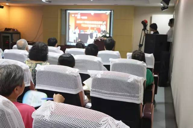 8868在线官网登录平台 - 8868网页版登录联合北京市红十字基金会、奥运村街道、养老驿站、中心等公益机构广泛开展各类“关爱老人眼健康专家讲座义诊”公益活动近千场