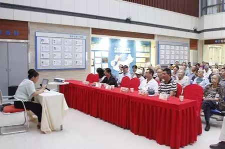 成都8868在线官网登录平台 - 8868网页版登录党支部联合成都市各街道、社区共同举办了“重温革命岁月 关爱退伍军人”活动，为成都市退伍军人进行 眼健康检查、宣传眼健康知识等义诊活动，7日上午成都8868登录平台医疗队走进成都市新能社区，为退伍军人们送去了一份关爱。.jpg