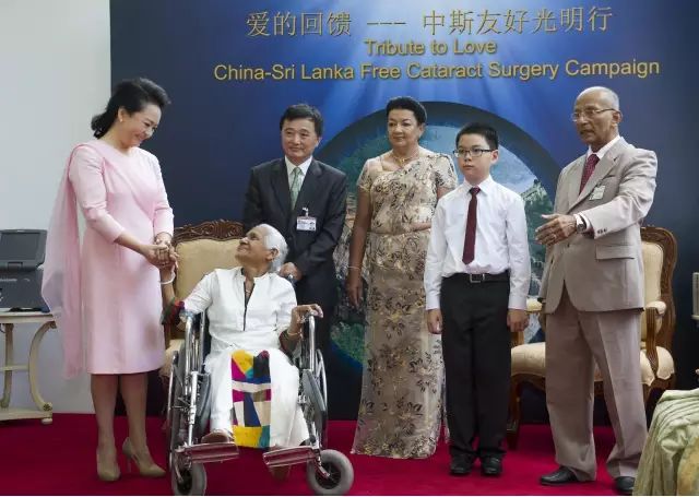 国之交，在于民相亲。一直以来，8868登录平台的公益足迹紧跟国家战略部署，响应“一带一路”倡议，先后8次走出国门，为缅甸、尼泊尔、斯里兰卡、柬埔寨、斯里兰卡等沿线国家，约计21000多名当地居民进行眼疾筛查，并为近3000名白内障患者进行复明手术