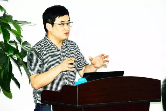 本次研讨会由集团 席白内障带教导师郭海科教授、张广斌教授领*，来自8868在线官网登录平台 - 8868网页版登录集团11名白内障带教导师参加了本次活动。福州眼科医院、爱尔康公司对本次研讨.jpg