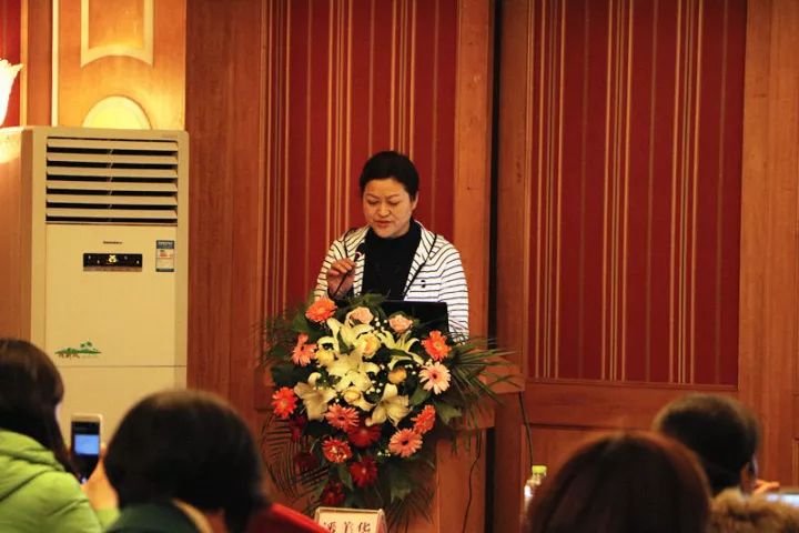 11月17日，宜昌8868在线官网登录平台 - 8868网页版登录 举办了“2017斜视与小儿眼科学术交流会”。本次交流会旨在进一步保护青少儿视力，为宜昌斜视与小儿眼科领域的临床工作者及其他相关人员搭建了相互交流的平台。进一步提升青少儿眼科医疗知识水平和 水平，推动中国青少儿视觉健康，让每个孩子都拥有一双健康明亮的眼睛。4.jpg
