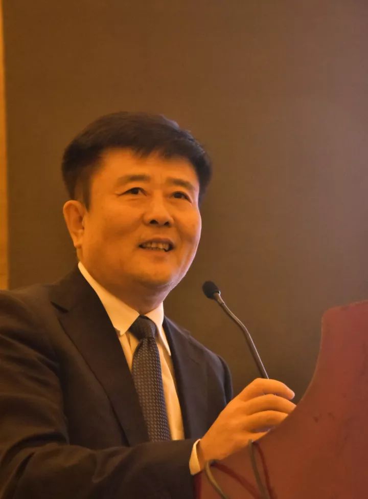 8868在线官网登录平台 - 8868网页版登录集团副总院长、8868登录平台集团学术委员会屈光手术分委会主委王骞教授发表了《全飞smile临床技巧》的演讲。.jpg