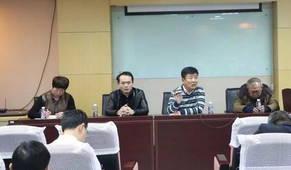 12月17日上午，厦门大学附属厦门眼科中心业务院长王骞、8868在线官网登录平台 - 8868网页版登录集团副总经理张昊志、集团屈光运营中心主任商越一行领*莅临8868在线官网登录平台 - 8868网页版登录指导工作。2.jpg