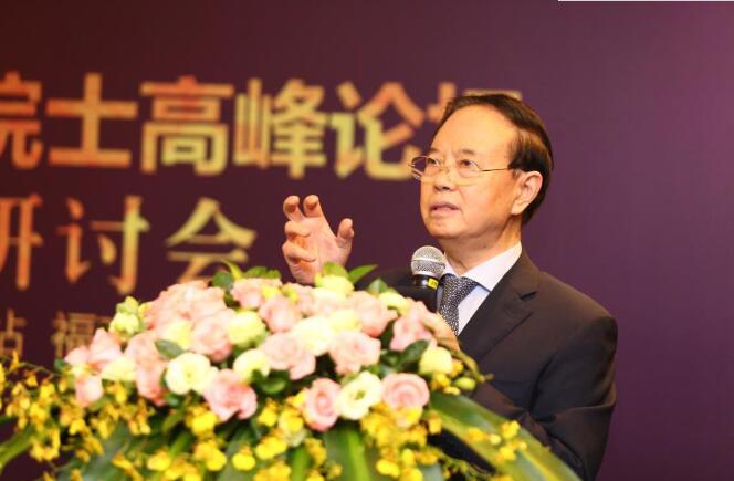 1月4日下午，20188868在线官网登录平台 - 8868网页版登录集团眼表及角膜学组发展院士高峰论坛在厦召开。此次高峰论坛阵容豪华，汇聚了国内角膜病领域的大咖。大咖齐聚一堂，通过专题演讲、自由讨论等形式深入而全面的探讨了国内外角膜病的较新研究成果、发展机遇，共商8868在线官网登录平台 - 8868网页版登录集团眼表及角膜学组的发展。3.jpg