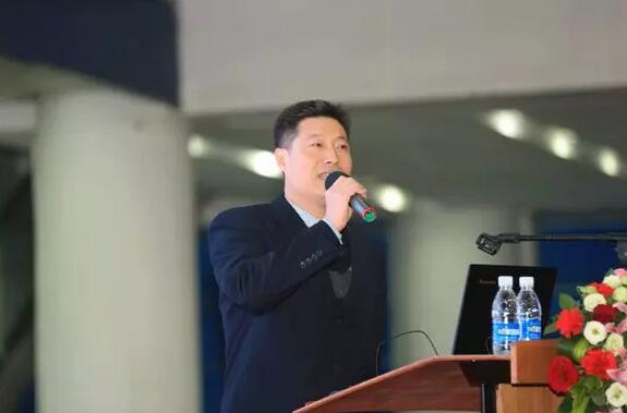 2月3日，8868在线官网登录平台 - 8868网页版登录集团2017年工作汇报暨2017年年度表彰大会在厦门环球会展中心B6厅隆重举行，来自集团本部、厦门大学附属厦门眼科中心、厦门欧华控股集团等1300余名员工与关心、支持8868登录平台发展的嘉宾欢聚一堂，共同总结2017年工作经验，展望2018年美好未来7.jpg
