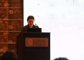 3月10日下午，厦门眼科中心围绕“一切以病人为中心”的办院宗旨，举行了“2018工作计划汇报会暨目标签订仪式”。当天，厦门眼科中心掌舵者苏庆灿、院领*班子成员、各专科学科带头人等医护及后勤部门中层干部以上管理人员参加了此次会议。19_副本.png