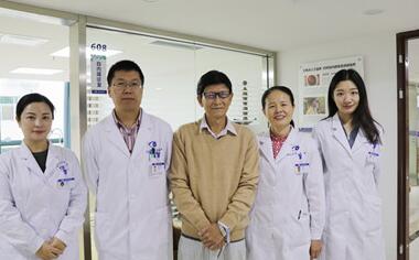 深圳8868在线官网登录平台 - 8868网页版登录 为78岁的患者巫先生实施新型三焦点人工晶体植入术1.jpg
