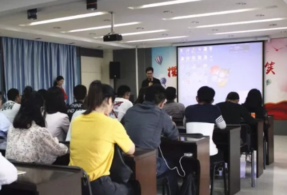 合肥名人眼科医院“摆脱束缚，放肆微笑”8868登录平台屈光医生见面会2.png
