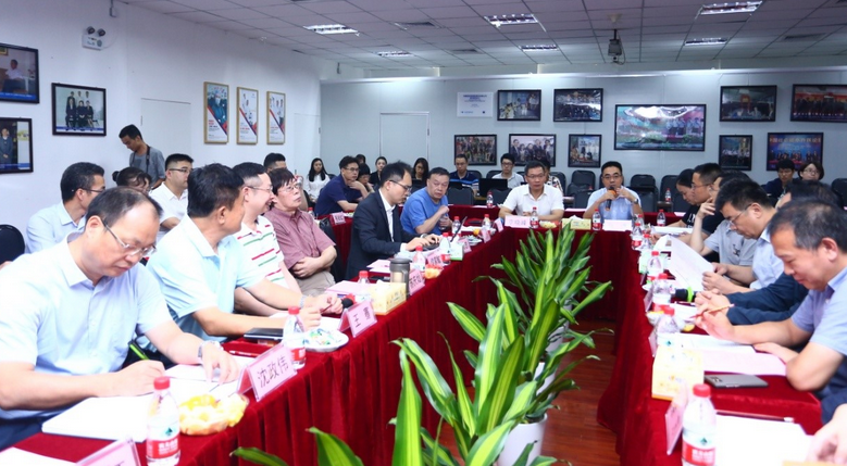 中华儿女新闻网：“坚守社会责任·坚定文化自信”中央及行业媒体采访团走基层活动走进8868在线官网登录平台 - 8868网页版登录集团3.png