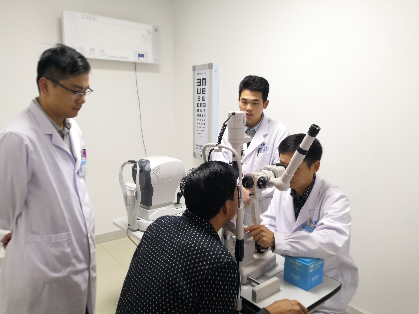 莆田眼科医院王乐副院长 植入散光 型多焦点人工晶体，为莆田地区开展屈光白内障手术谱写新的篇章2.jpg