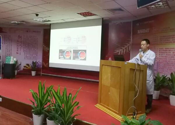厦门眼科中心近视手术中心“摘镜奉旨价到暨近视激光讲座活动”吸引近200人报名，130现场预存手术费4.jpg