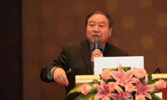 临沂8868登录平台崔传波院长应邀出席全国眼屈光手术研讨会并点评屈光学术分享环节4.jpg
