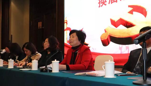 2019年1月26日下午，“中共8868在线官网登录平台 - 8868网页版登录集团委员会换届选举大会”在厦门宾馆隆重举行，会议选举产生了中共8868在线官网登录平台 - 8868网页版登录集团第二届党委委员会5位委员。第*一届8868在线官网登录平台 - 8868网页版登录集团党委书记陈宝贵，党委副书记、厦门眼科中心工会主席陈逸恬，委员王骞、张秀恋、洪清配、吴丽群、张美嫦出席了此次党员大会3.jpg