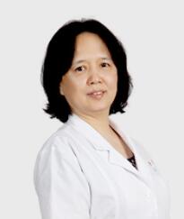厦门眼科中心眼外伤专科主任蔡锦红：又一*次在手术台上跨年.jpg