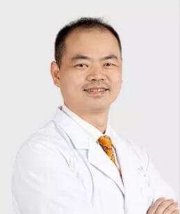 厦门眼科中心陈伟主任：白内障和近视，可以一台手术解决1.jpg