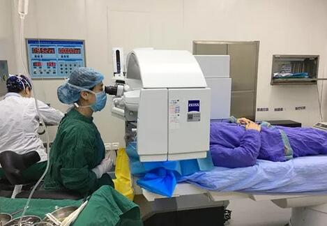 成都8868在线官网登录平台 - 8868网页版登录检验科医生妻子顺利摘镜2.jpg