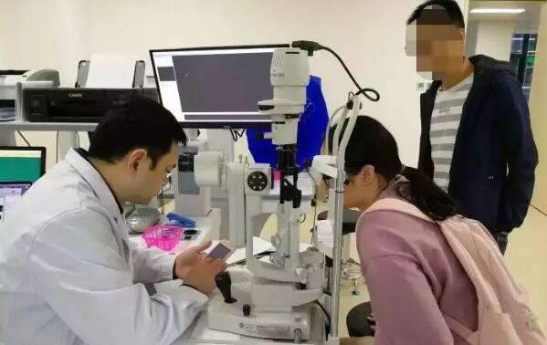 高度近视1250度、2000度的他们为什么想来厦门眼科中心进行ICL手术？3.jpg