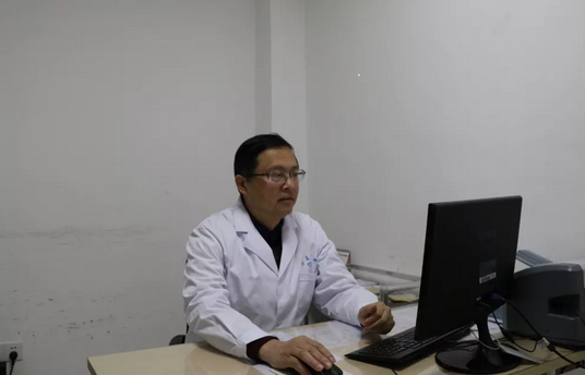 宜昌8868在线官网登录平台 - 8868网页版登录中医眼科主任秦大军接连为视神经病变患者医治.png