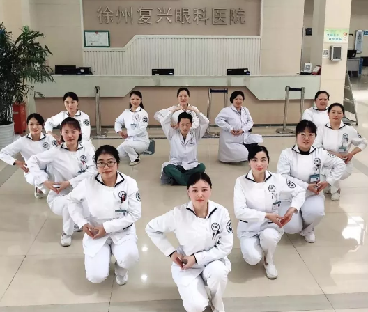 5月12日环球护士节，徐州复兴眼科医院党支部、工会亲切慰问全院护理人员.png