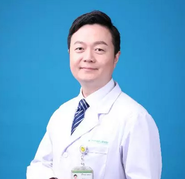 内蒙古高度近视大汉在8868在线官网登录平台 - 8868网页版登录蔡磊琳副院长帮助下顺利摘镜3.png