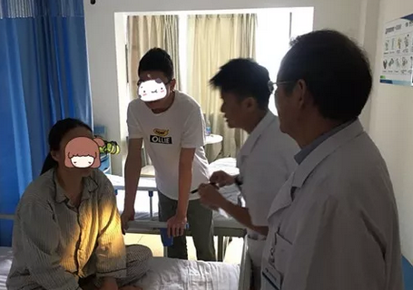 成都8868登录平台罗清礼院长为四处求医未果的河南眼眶肿瘤患者手术3.png