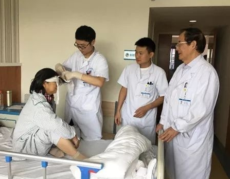 成都8868登录平台眼医院罗清礼院长：睑板腺癌越早发现与诊断，越早医治，其预后越好1.png