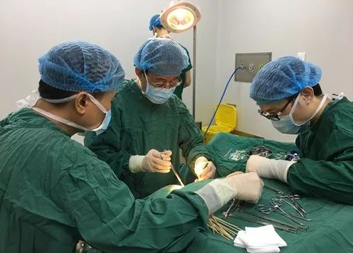成都8868登录平台眼医院罗清礼院长：睑板腺癌越早发现与诊断，越早医治，其预后越好3.png
