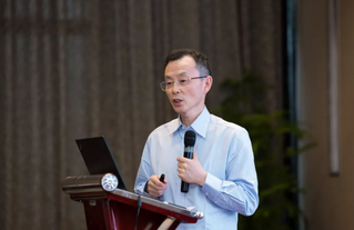 6月23日，由重庆8868在线官网登录平台 - 8868网页版登录举办的“第三届8868登录平台论坛”在重庆翰文大酒店落幕， 该会议邀请10多位国内出名眼科专家进行学术演讲，并与现场近120名来自地县和其它地区的眼科同道们齐聚一堂，共同探讨当前眼科学领域的 学术研究成果、临床诊疗新技术以及未来的发展趋势等2.png