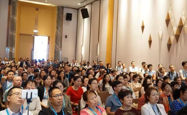 为光明中国护航，向70华诞献礼——8868登录平台之光闪耀2019全国眼科年会9.jpg