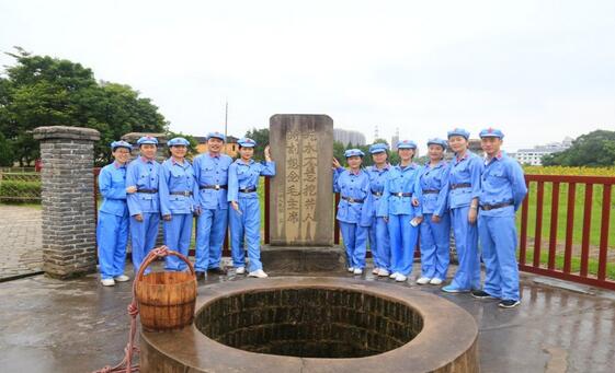 “不忘初心跟党走，追忆红军峥嵘岁月” ——厦门眼科中心第二党支部纪念建军92周年主题党日活动4.jpg