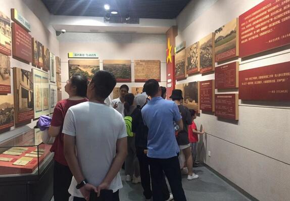 “不忘初心跟党走，追忆红军峥嵘岁月” ——厦门眼科中心第二党支部纪念建军92周年主题党日活动6.jpg