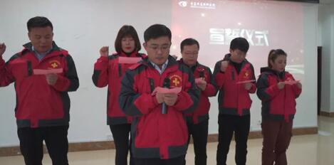 青岛8868在线官网登录平台 - 8868网页版登录党支部领*、院医护团队积极参与“情系安顺送光明”对口援助白内障患者扶贫项目2.jpg