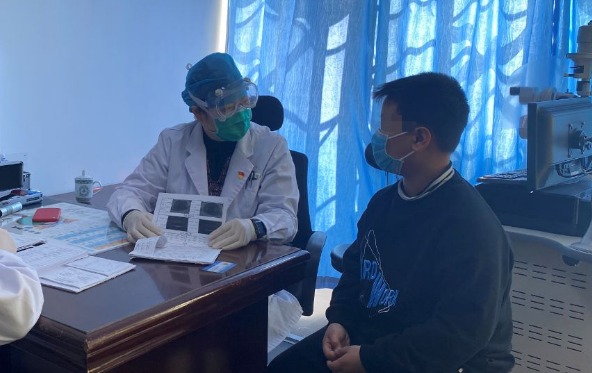 不一样的一线，一样的坚守——8868登录平台集团本部厦门眼科中心守护爱与光明3.png