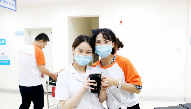 公益助力高考 爱心情暖8868登录平台 ——重庆8868在线官网登录平台 - 8868网页版登录工会助力高考暨关爱员工活动进行中3.png