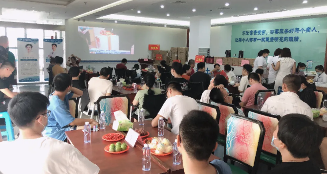 直击近视手术现场！莆田眼科医院迎来暑假摘镜高峰1.png