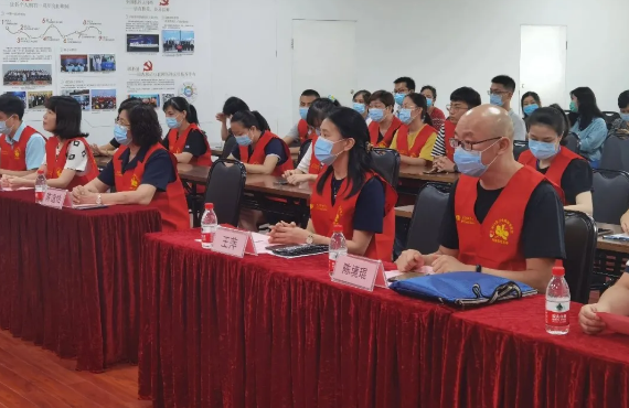 以爱之名，光明前行— —厦门眼科中心成立“凤凰花光明先锋志愿服务队”2.png