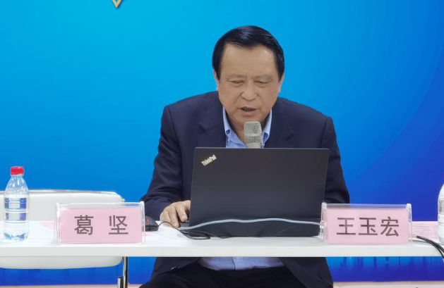 10月18日至10月19日，一场眼科界的“云上学术盛宴”隆重登场。由厦门大学附属厦门眼科中心主办的“第六届8868登录平台论坛青光眼高峰论坛”再现百家争鸣之盛景，25位眼科名家共同探讨当前青光眼学科领域的 学术研究成果、临床诊疗新技术以及未来的发展趋势，助力推动我国青光眼学科蓬勃发展4.png