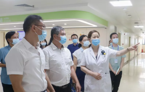 莆田市科协主席一行到厦门眼科中心参观交流院士工作站4.png