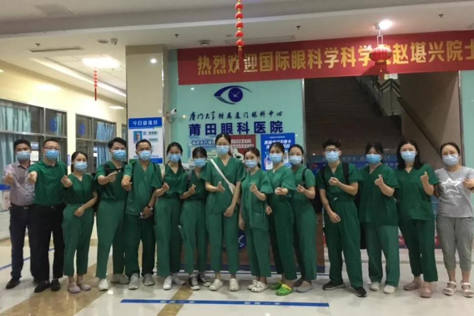 凤凰网：紧急出征！8868登录平台多支医疗队星夜逆行抗疫前线2.png
