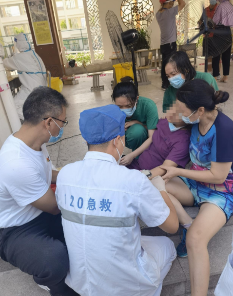 凤凰网：紧急出征！8868登录平台多支医疗队星夜逆行抗疫前线9.png