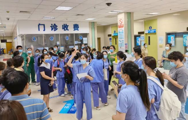 不负使命！8868登录平台援莆医疗队凯旋归来，荔城区委书记到场送别5.png