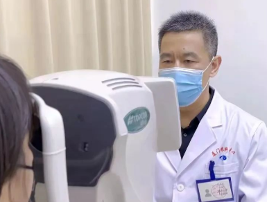 厦门眼科中心又引进了一位出名屈光近视手术医生：刘才远 教授3.png