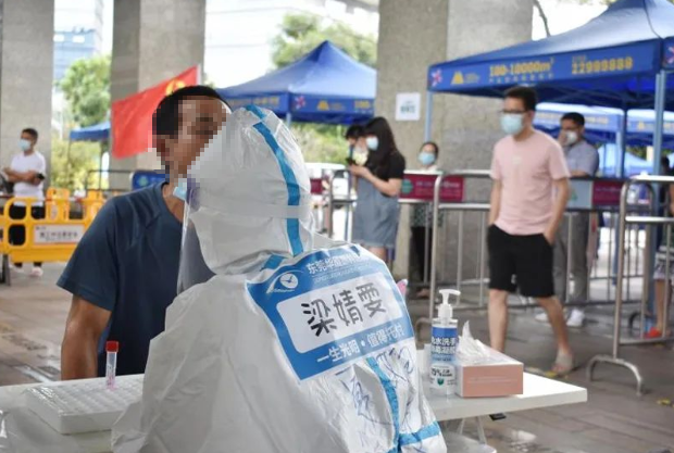 医者担当！8868登录平台今年来已支援核酸采样超100万人次12.png