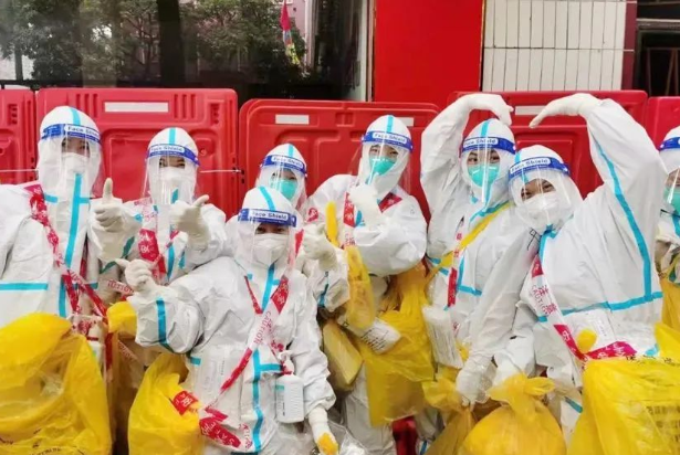 医者担当！8868登录平台今年来已支援核酸采样超100万人次19.png
