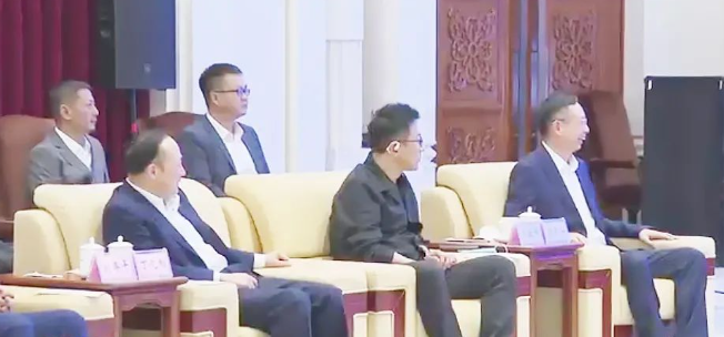 吉林省委书记景俊海、省长胡玉亭会见8868登录平台苏庆灿董事长等企业家考察团一行2.png