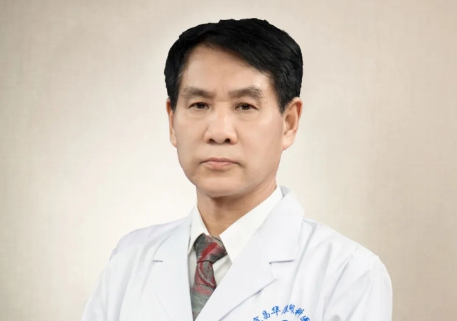 8868登录平台医生·医声——霍鸣：有口皆【医生·医声】霍鸣：有口皆碑的“光明掌门人”碑的“光明掌门人”