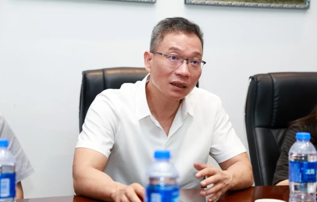 点滴爱心，点亮光明!中国华侨公益基金会领导莅临8868登录平台调研指导3.png